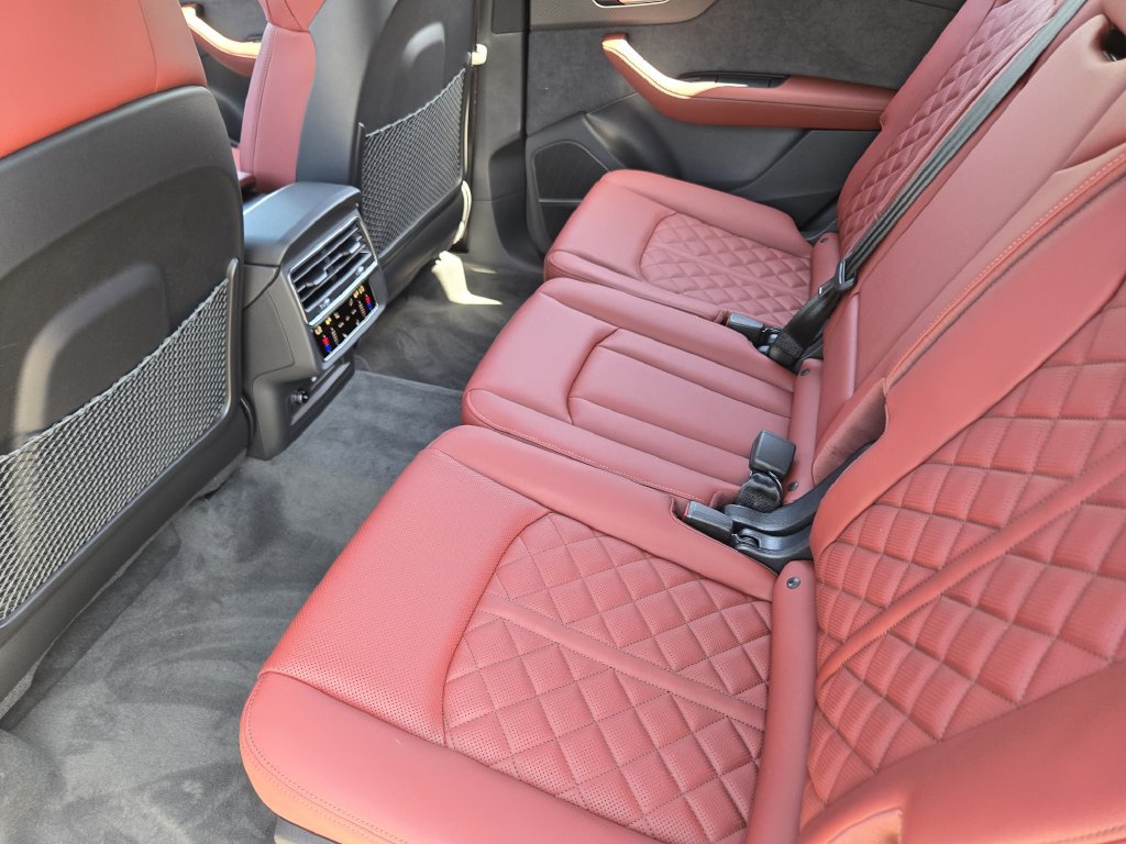 New 2026 Audi SQ7 Prestige AWD/4WD image 34