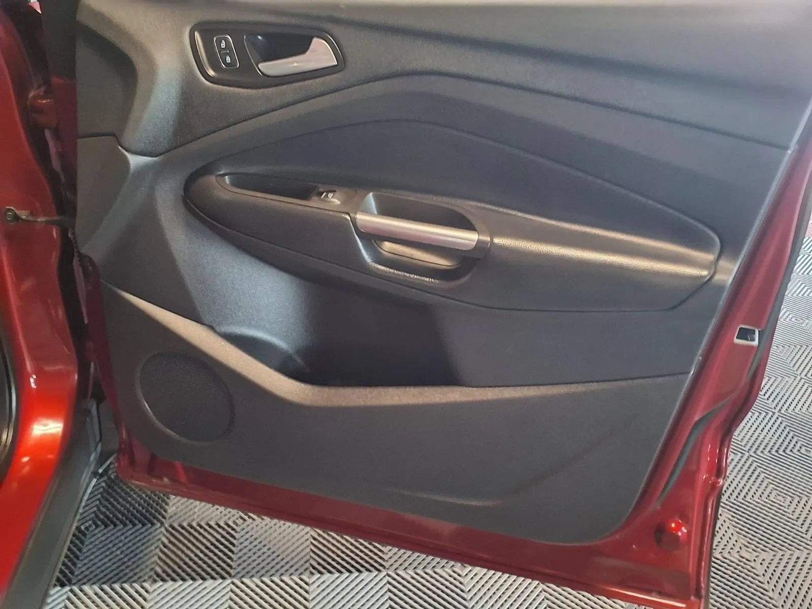Used 2019 Ford Escape SE AWD/4WD image 9