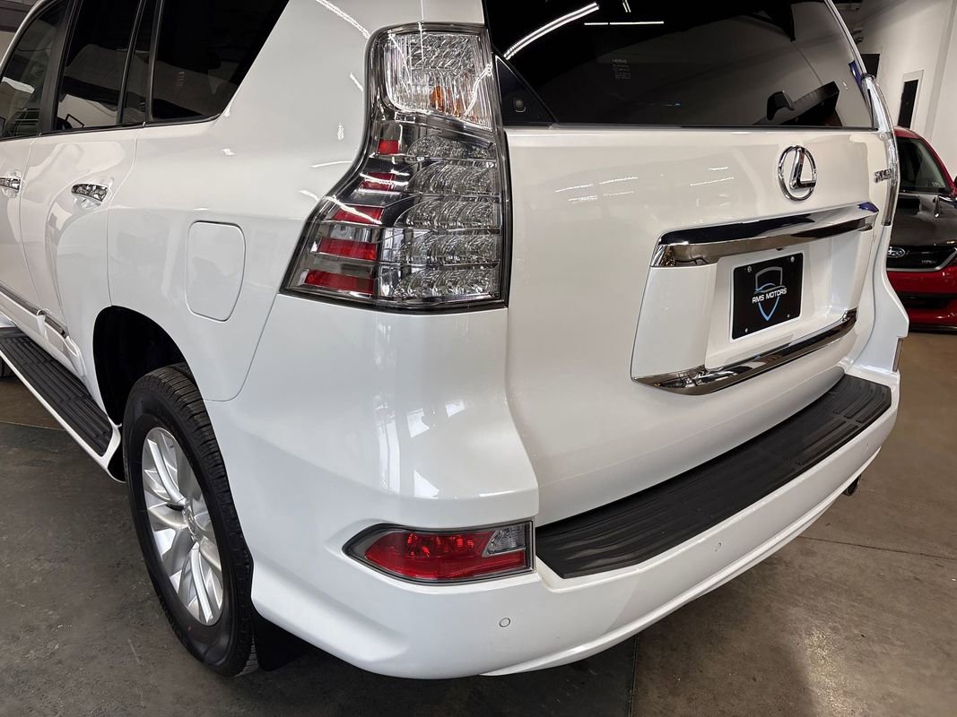 Used 2018 Lexus GX 460 image 18