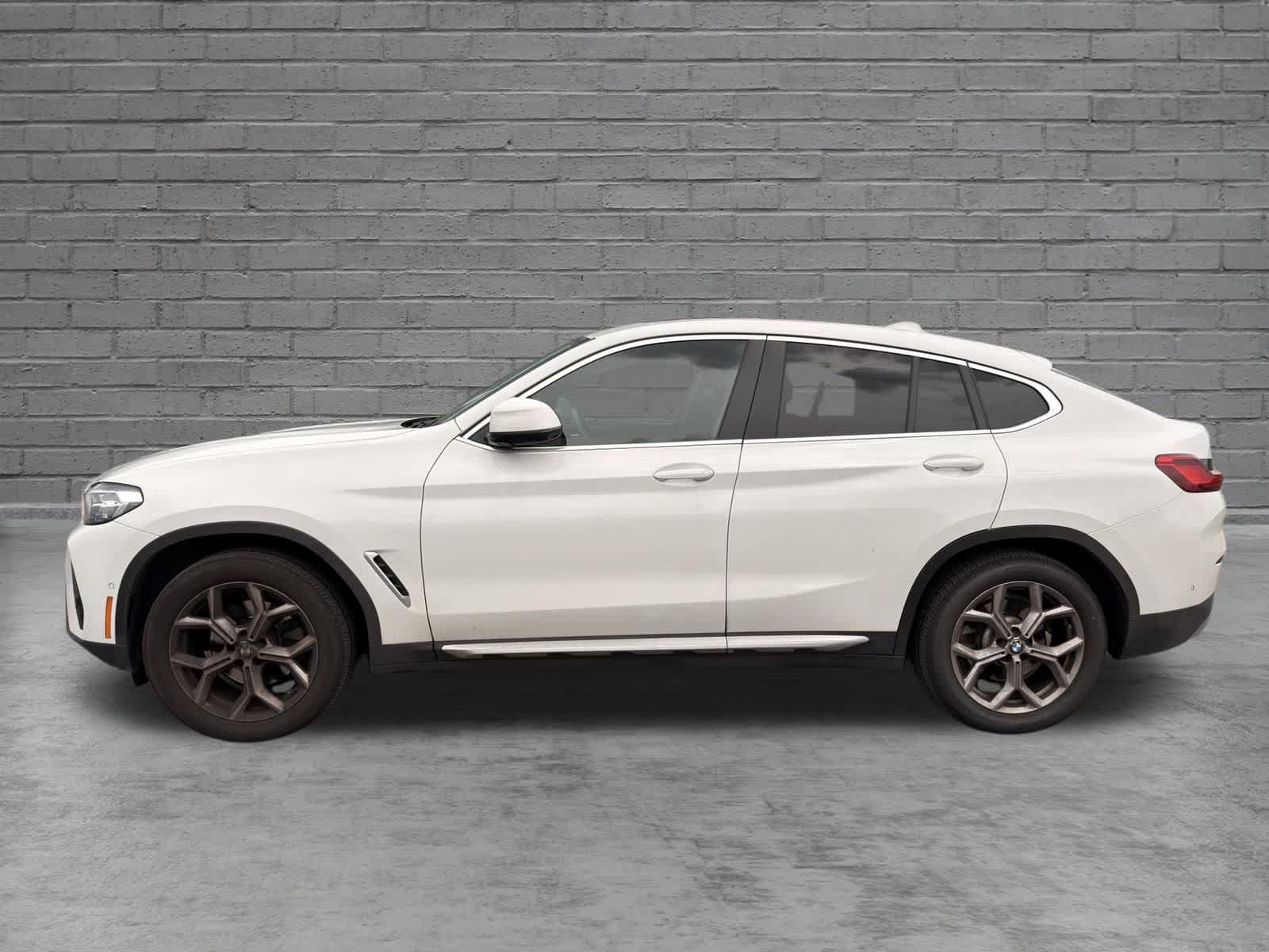 Used 2024 BMW X4 xDrive30i w/ Premium Package AWD/4WD image 3