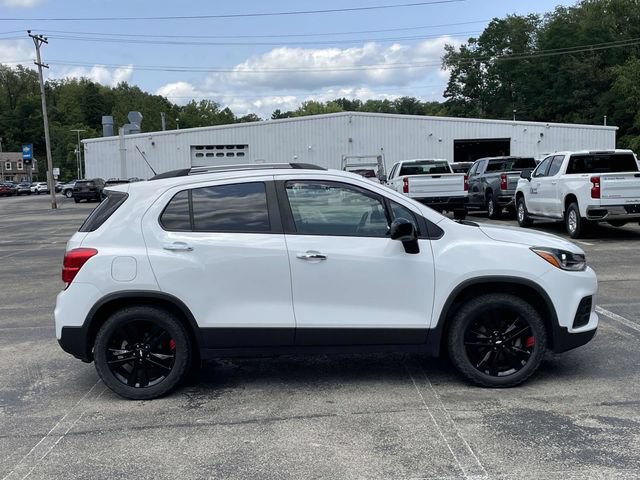 Used 2018 Chevrolet Trax LT w/ Sun & Sound Package AWD/4WD image 3