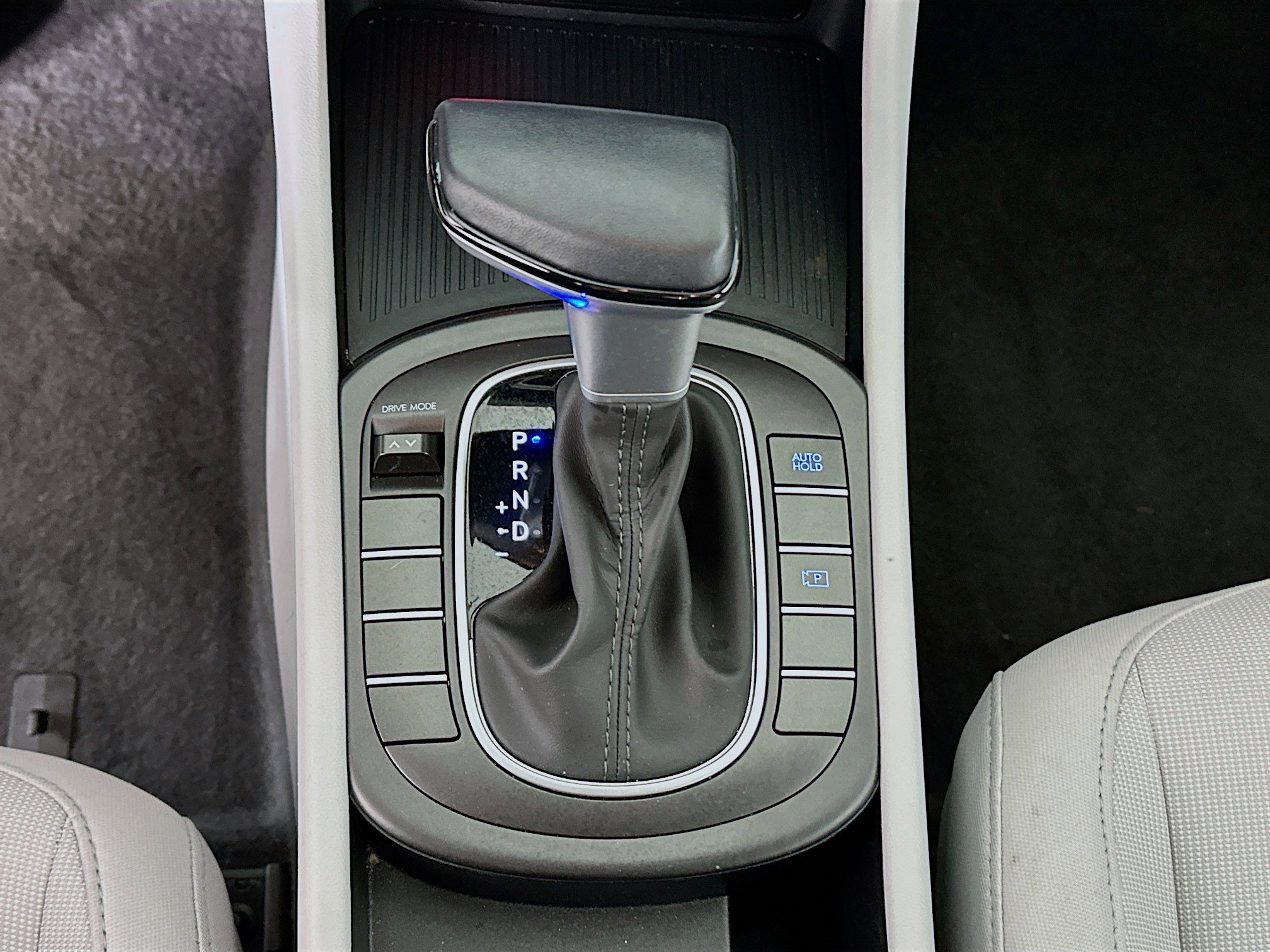 Used 2025 Hyundai Kona SEL image 24