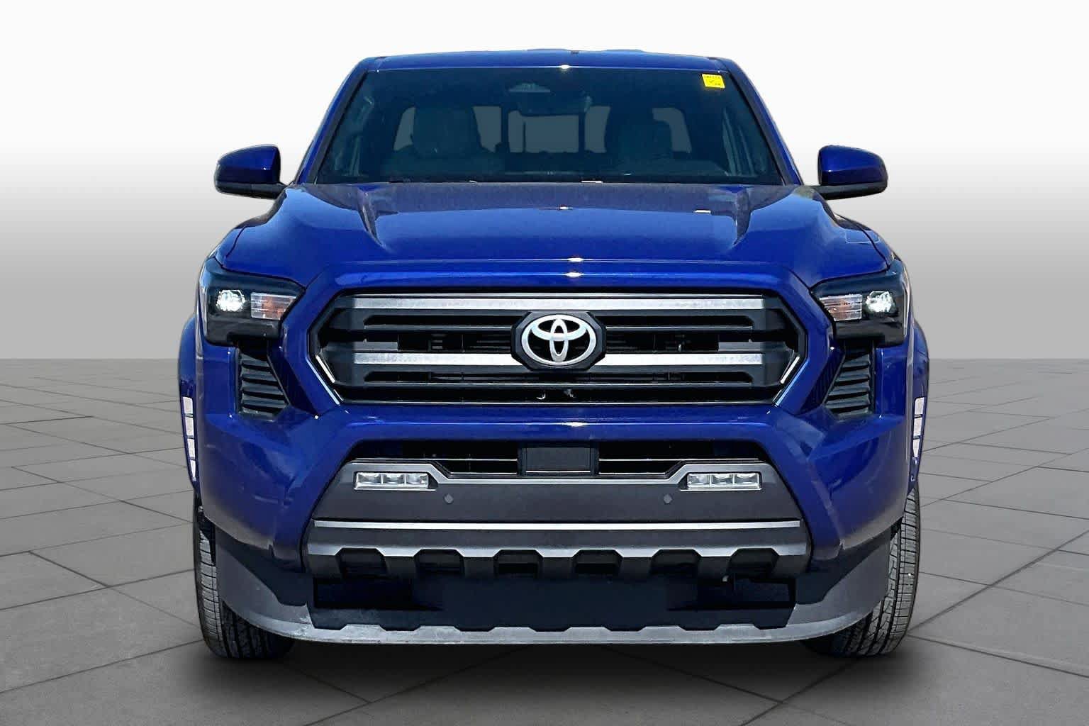 Used 2025 Toyota Tacoma SR5 AWD/4WD image 4