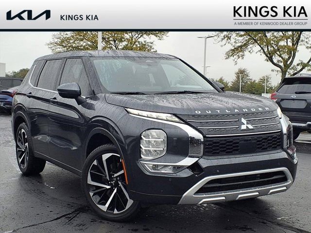 Used 2024 Mitsubishi Outlander SE
