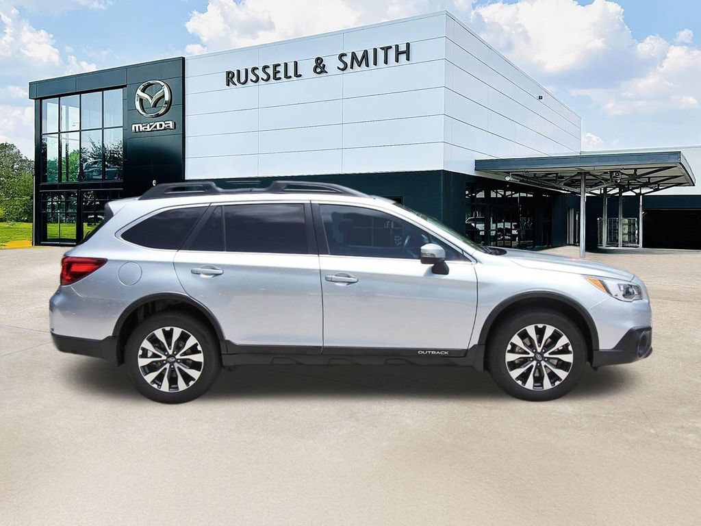 Used 2017 Subaru Outback 2.5i Limited AWD/4WD image 3