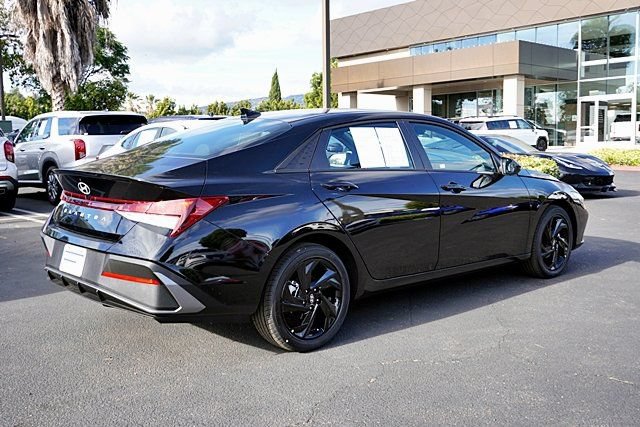 Certified 2026 Hyundai Elantra Sport FWD image 8