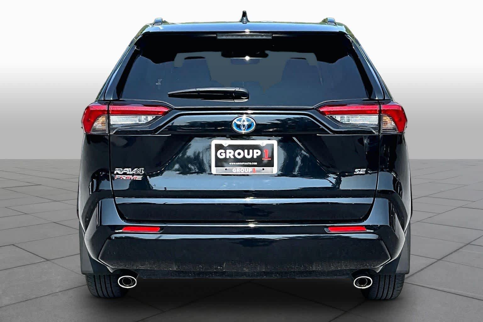 Used 2023 Toyota RAV4 SE w/ Weather & Moonroof Package AWD/4WD image 5