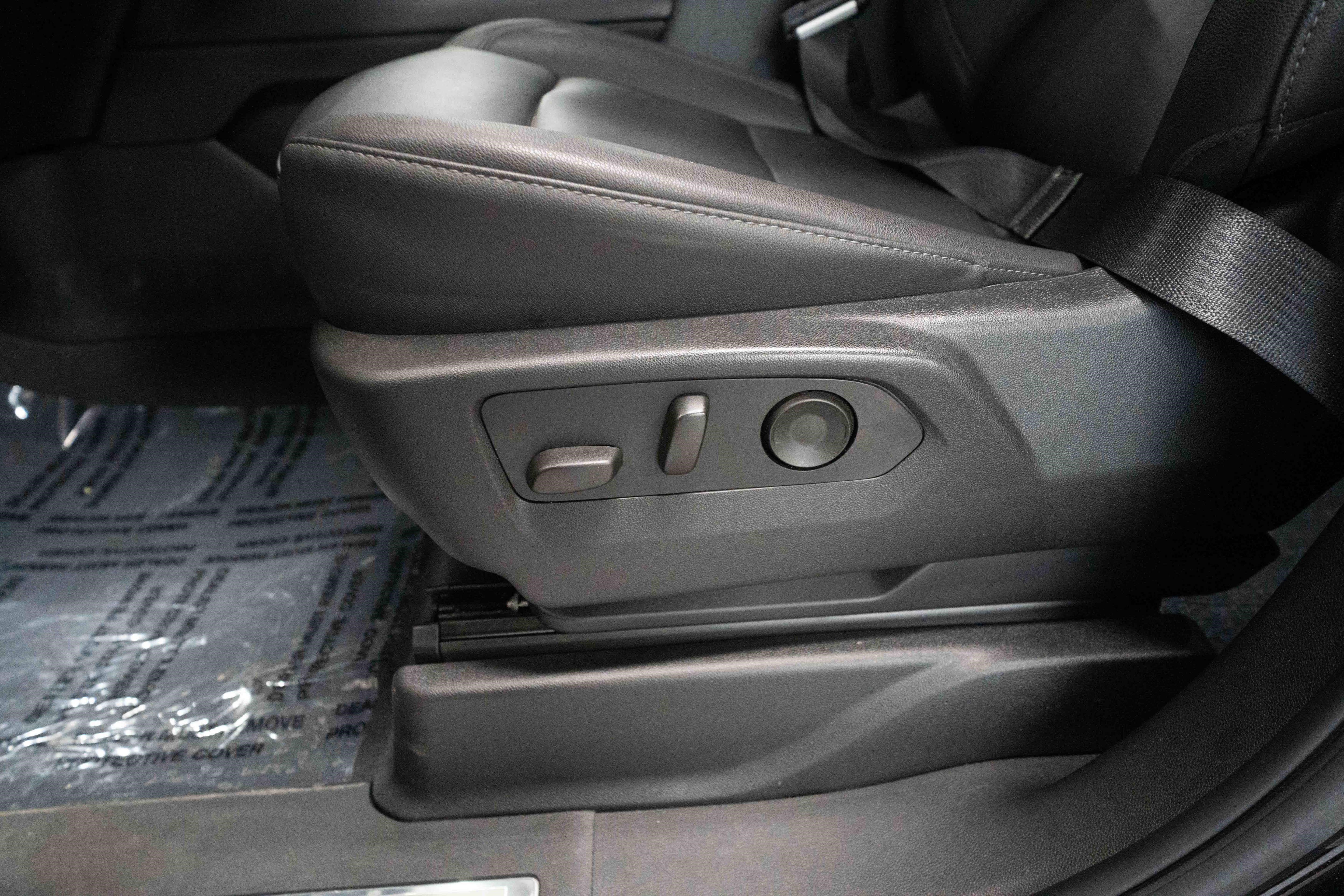 Used 2023 Chevrolet Tahoe Z71 AWD/4WD image 12