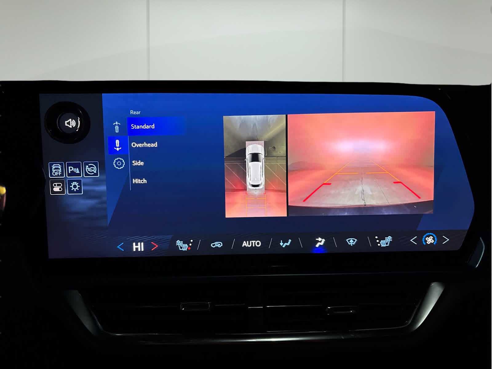 Used 2025 Chevrolet Equinox EV LT w/ Convenience Package image 22