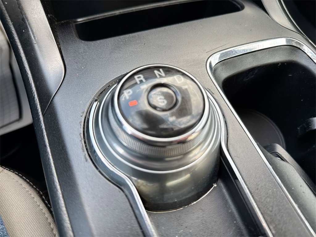 Used 2019 Ford Fusion SE w/ Equipment Group 151A image 16