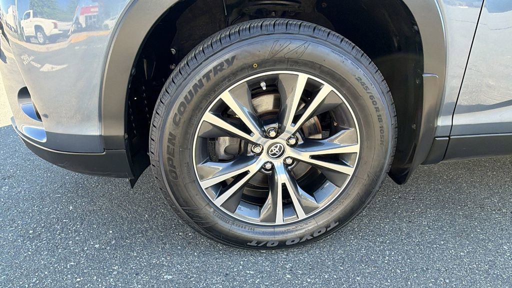 Used 2019 Toyota Highlander Plus AWD/4WD image 10