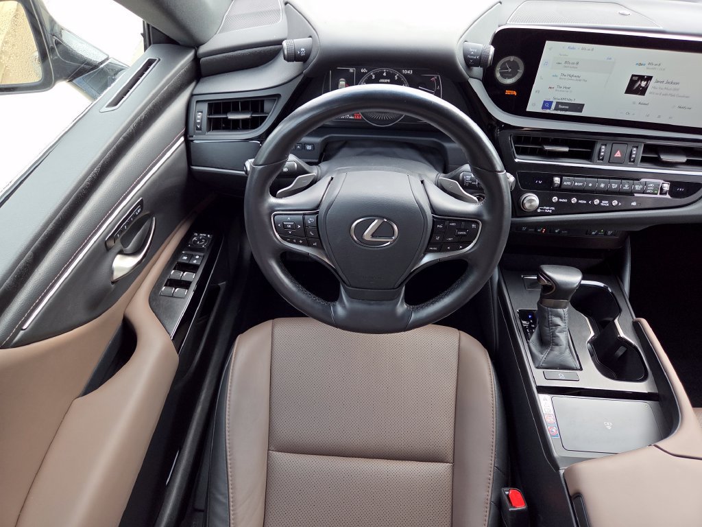 Certified 2025 Lexus ES 350 w/ Premium Package FWD image 4