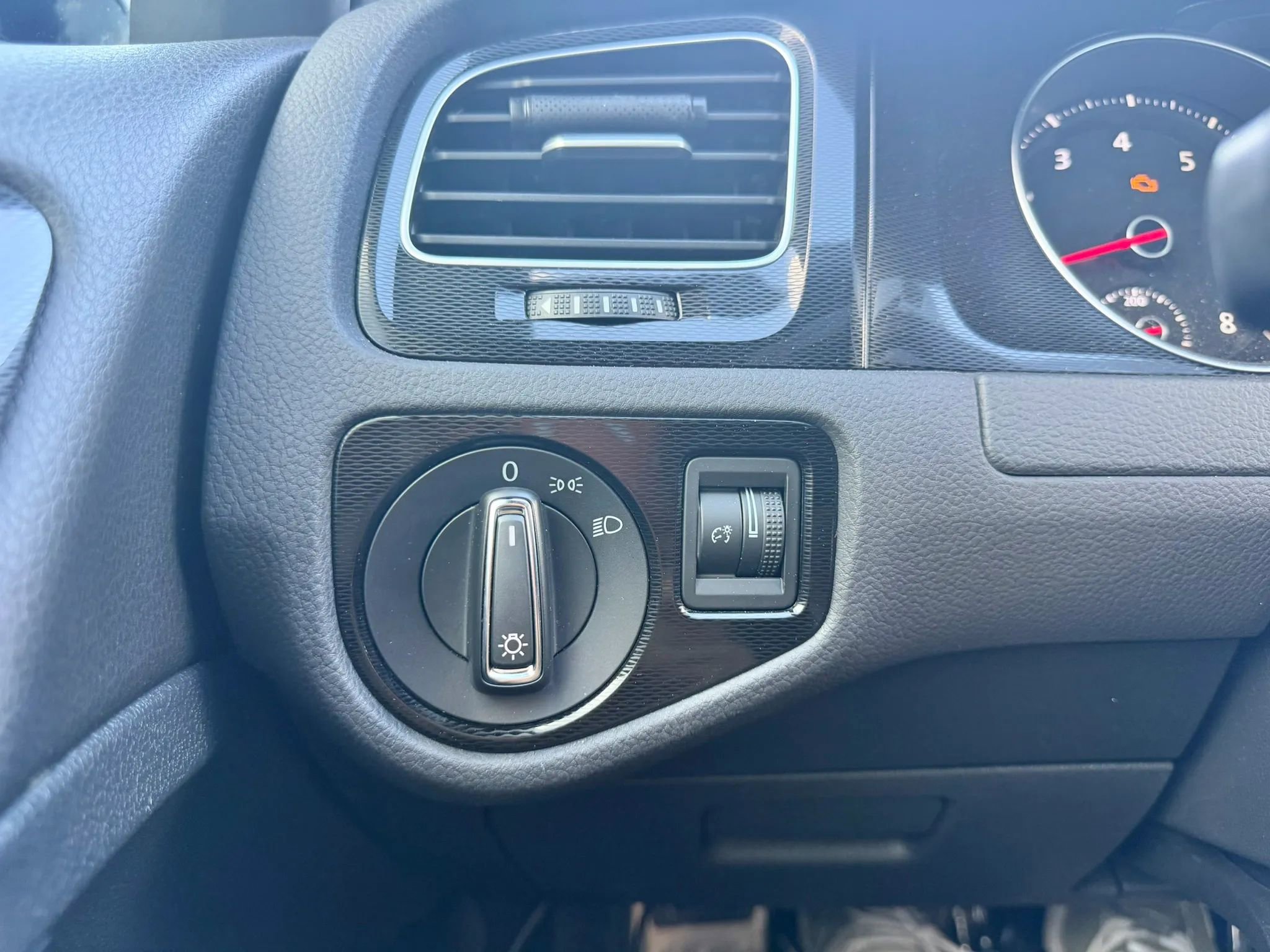 Used 2017 Volkswagen GTI S FWD image 27