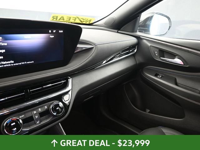 Used 2025 Buick Envista Sport Touring image 24