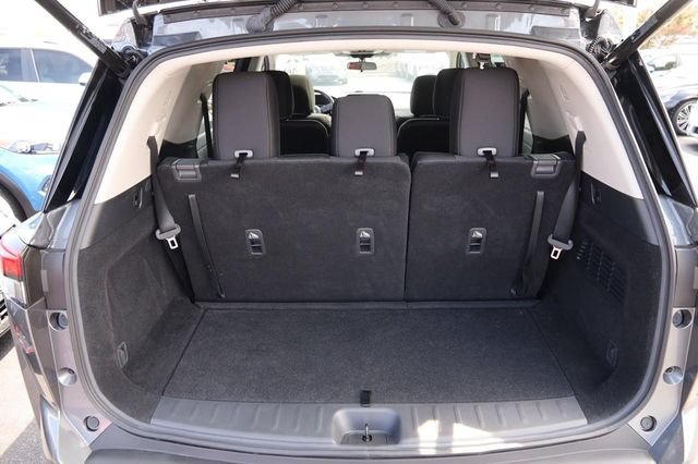 Certified 2025 Nissan Pathfinder SV w/ SV Premium Package FWD image 7