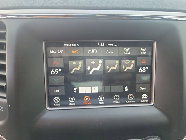 Used 2020 Jeep Grand Cherokee Laredo image 23