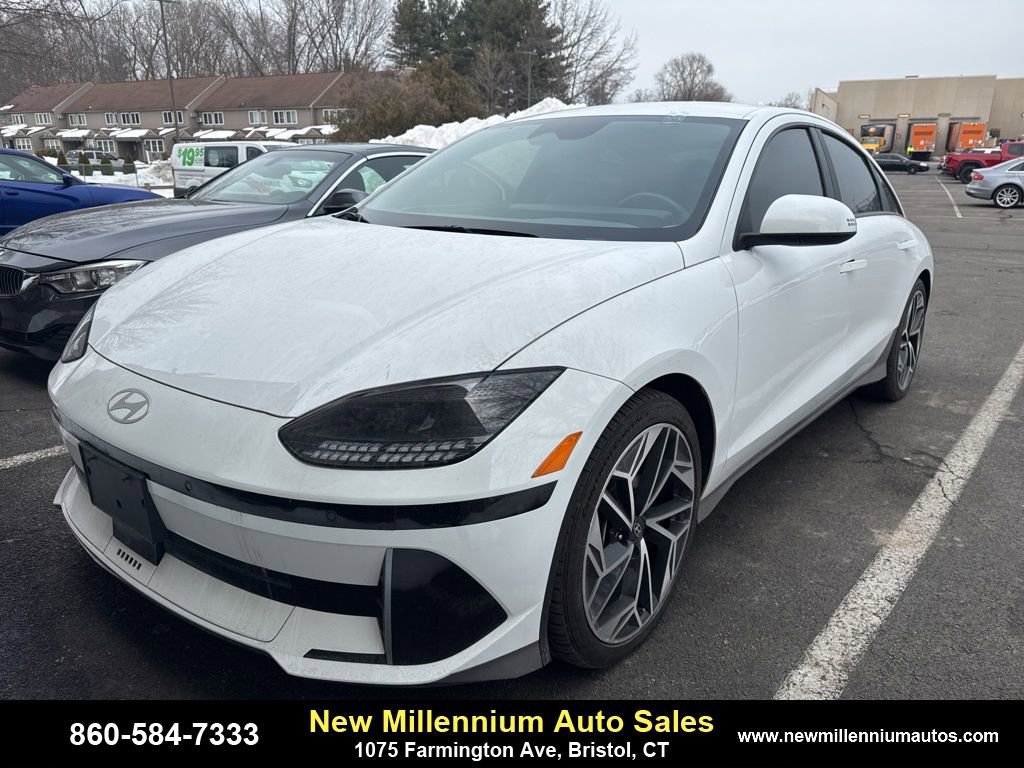 Used 2023 Hyundai Ioniq 6 SEL image 1