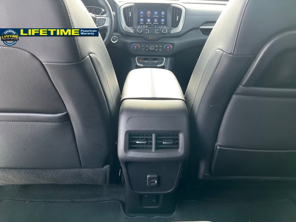 Used 2024 GMC Terrain SLT image 31