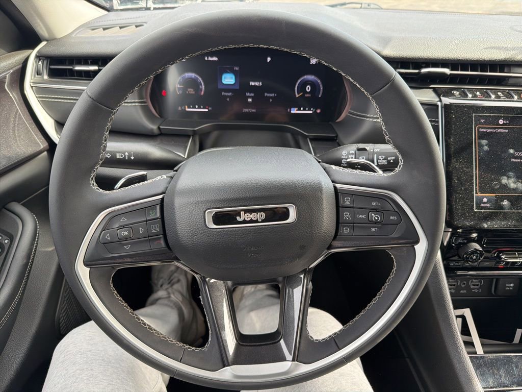 Certified 2023 Jeep Grand Cherokee Laredo image 11