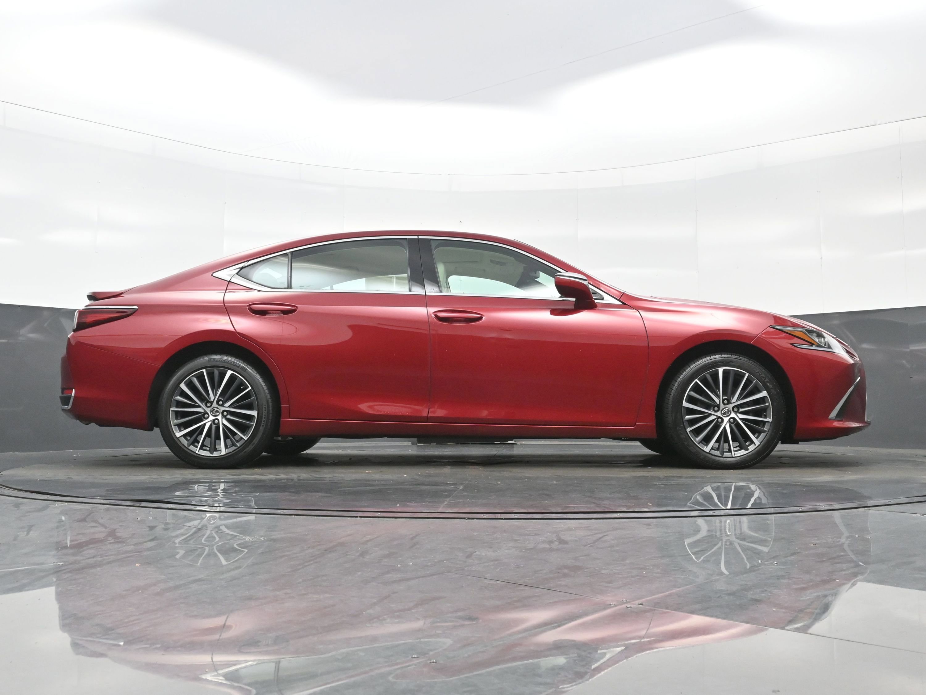 Used 2022 Lexus ES 250 w/ Premium Package image 32