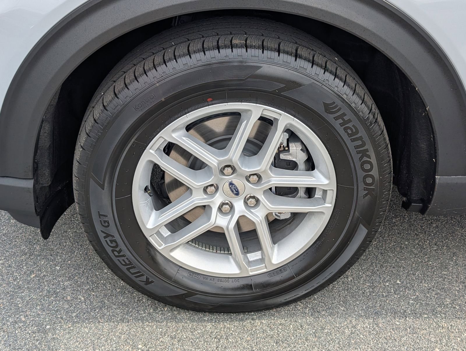 New 2026 Ford Explorer Active w/ Active Comfort Package RWD image 13