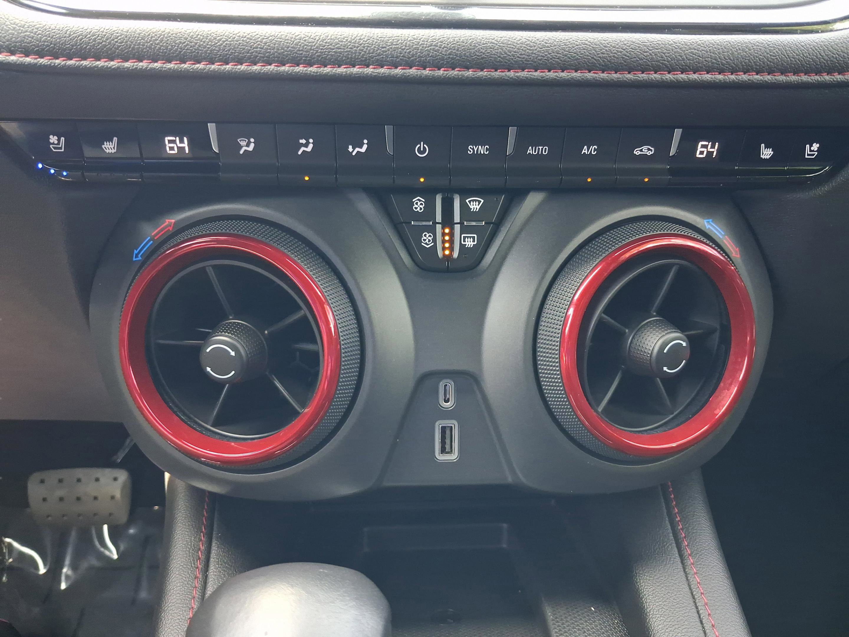 Used 2020 Chevrolet Blazer RS FWD image 19