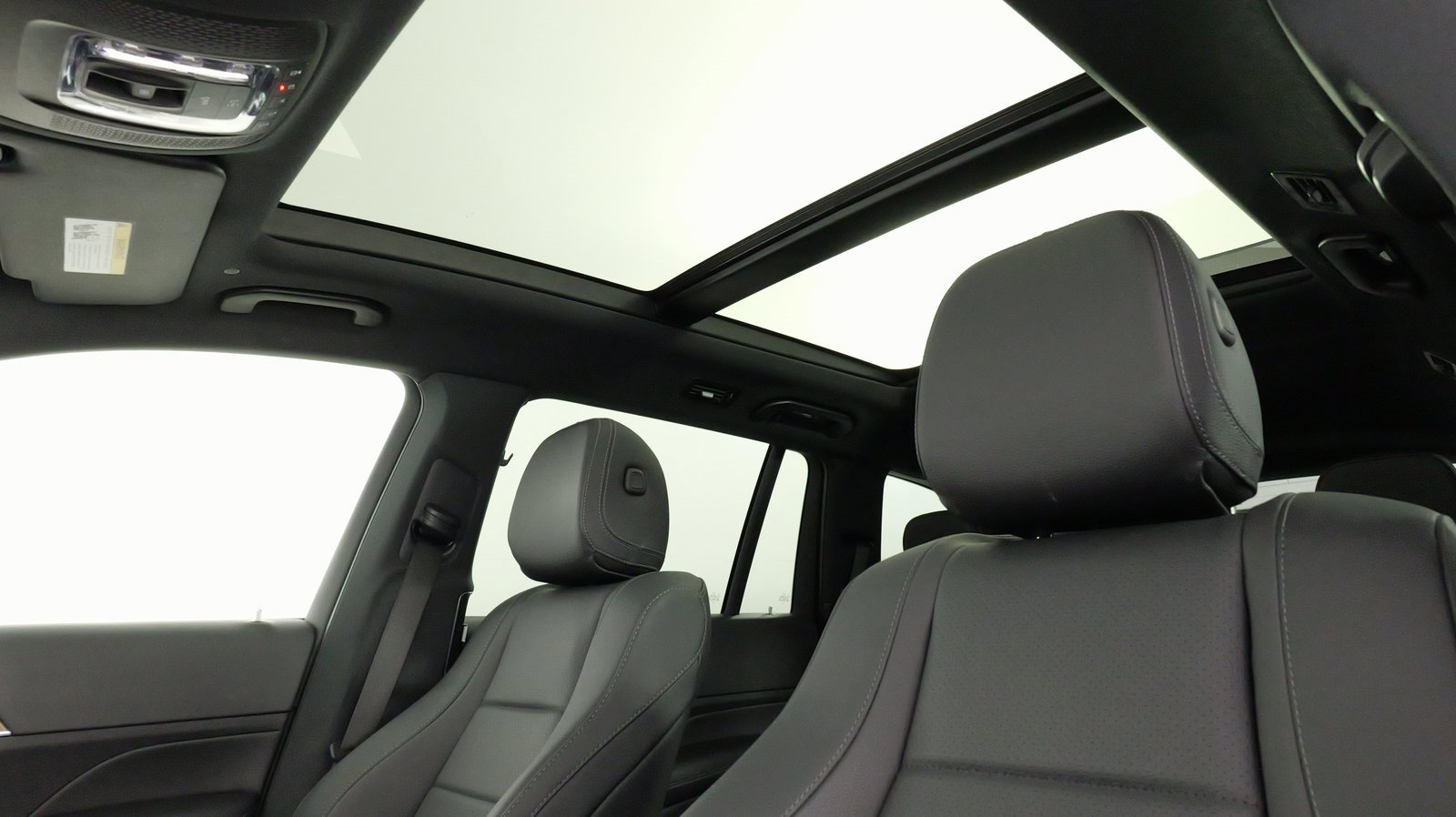 Used 2024 Mercedes-Benz GLS 450 4MATIC w/ AMG Line Exterior image 33