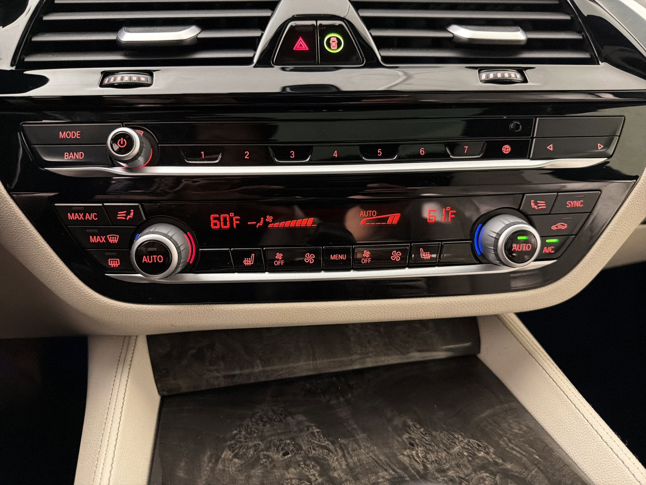 Used 2020 BMW 530e w/ Premium Package RWD image 25