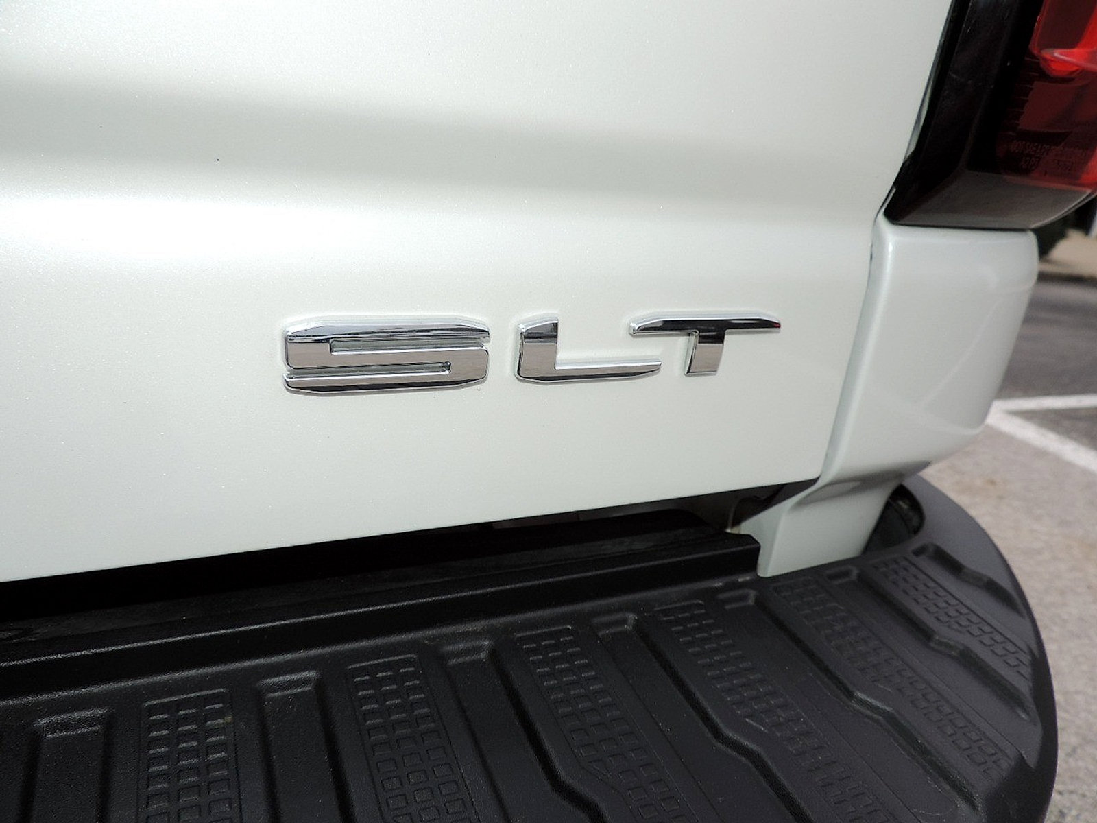 Certified 2021 GMC Sierra 2500 SLT w/ SLT Preferred Package AWD/4WD image 9