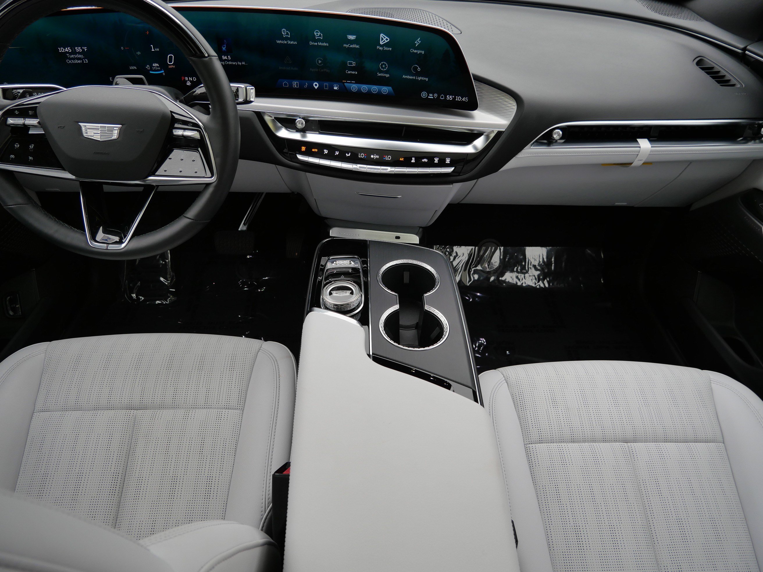 Used 2026 Cadillac Lyriq Luxury w/ LPO, Floor Liner Package AWD/4WD image 10