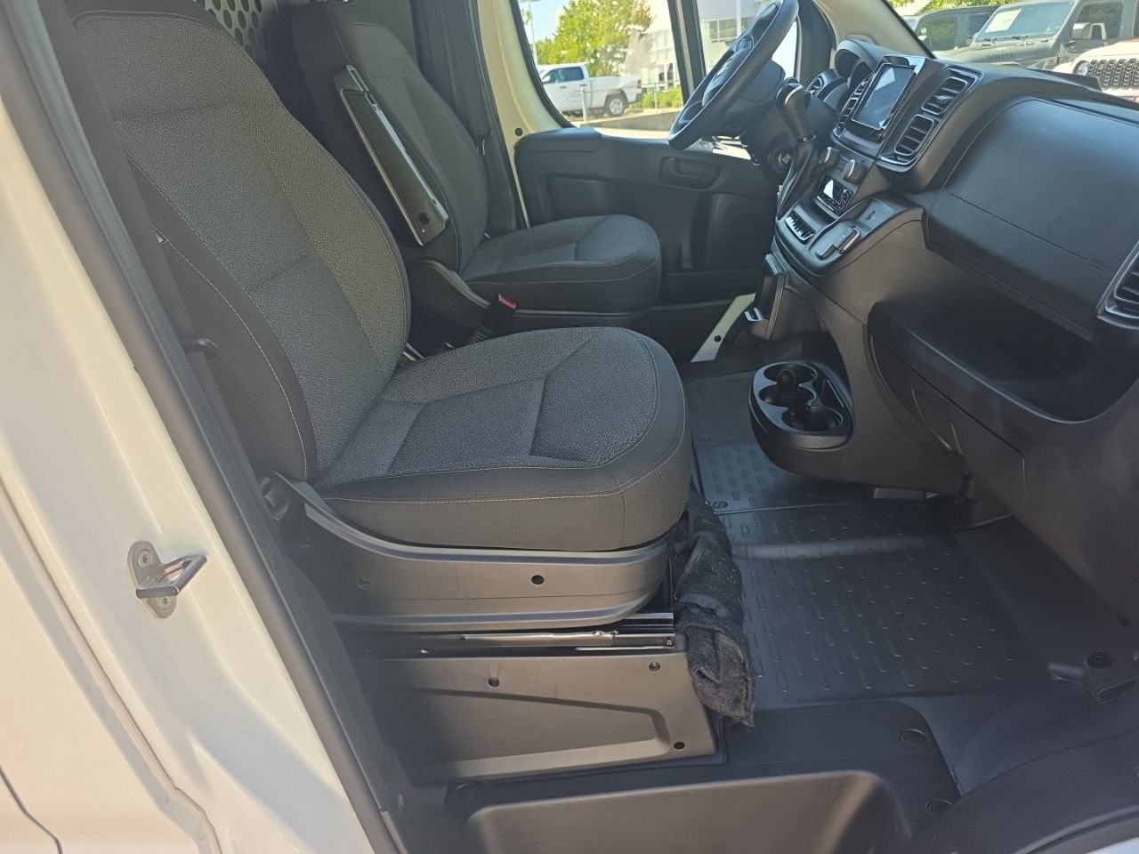 Used 2025 RAM ProMaster 2500 w/ U-Haul Equipment Group FWD image 26