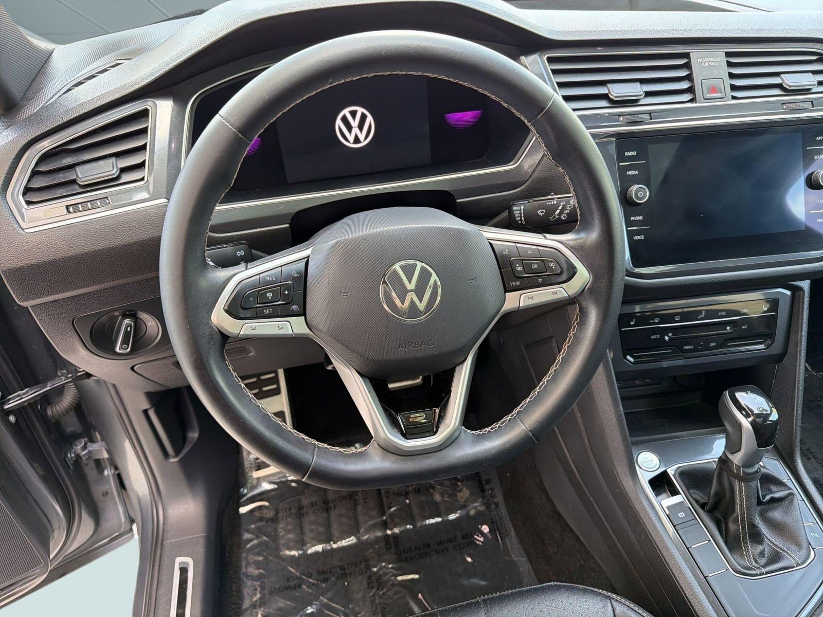 Used 2023 Volkswagen Tiguan SE R-Line image 23