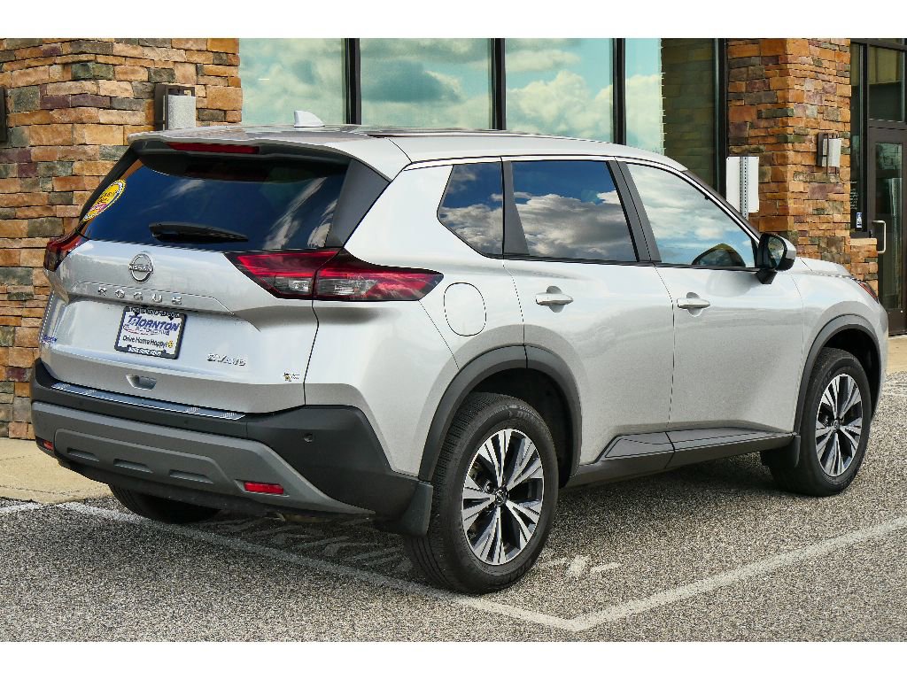 Used 2023 Nissan Rogue SV AWD/4WD image 3