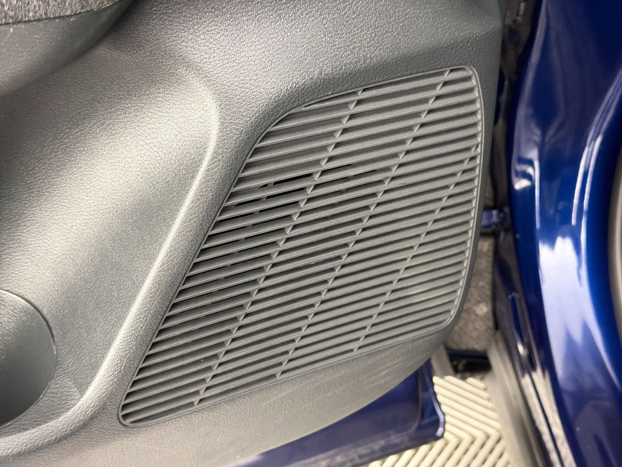 Used 2025 Nissan Kicks SV image 22