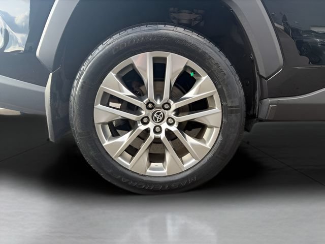 Used 2021 Toyota RAV4 XLE Premium AWD/4WD image 24