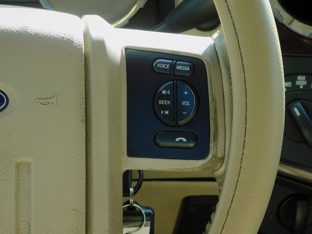 Used 2010 Ford F250 Lariat image 17