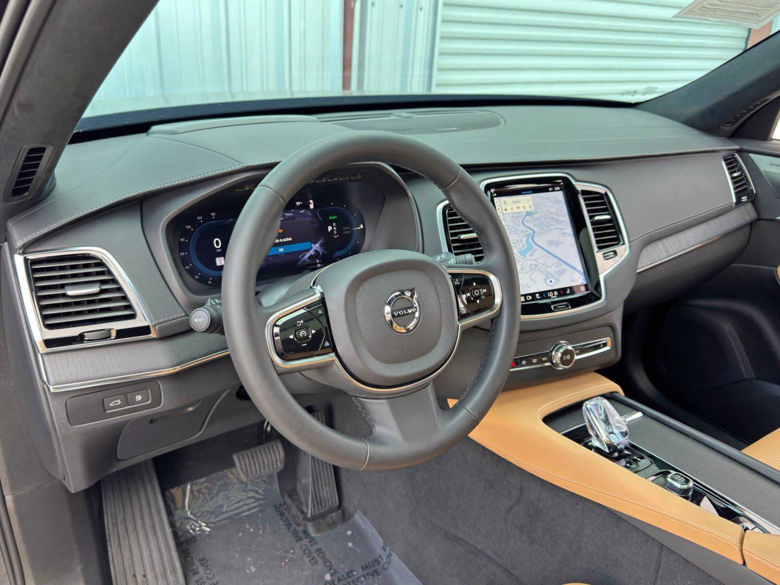 Used 2024 Volvo XC90 T8 Ultimate w/ Lounge Package image 13