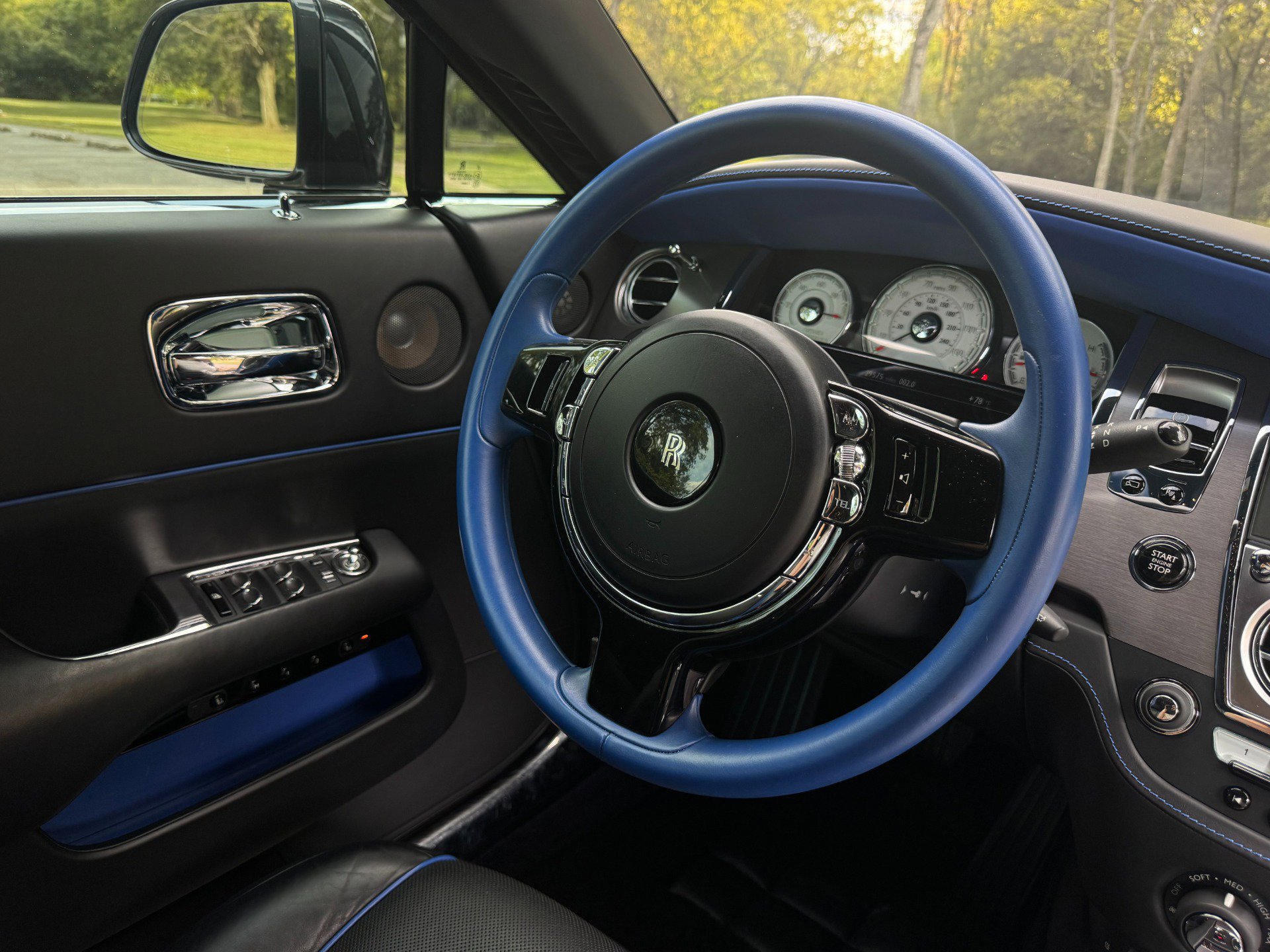 Used 2016 Rolls-Royce Wraith RWD image 54