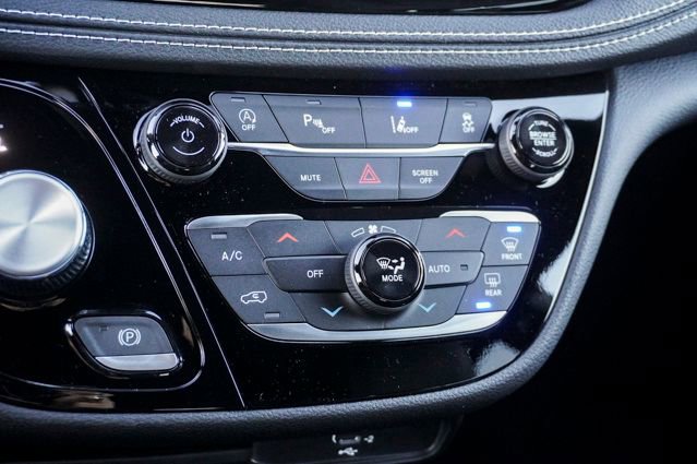 New 2026 Chrysler Pacifica Select image 19