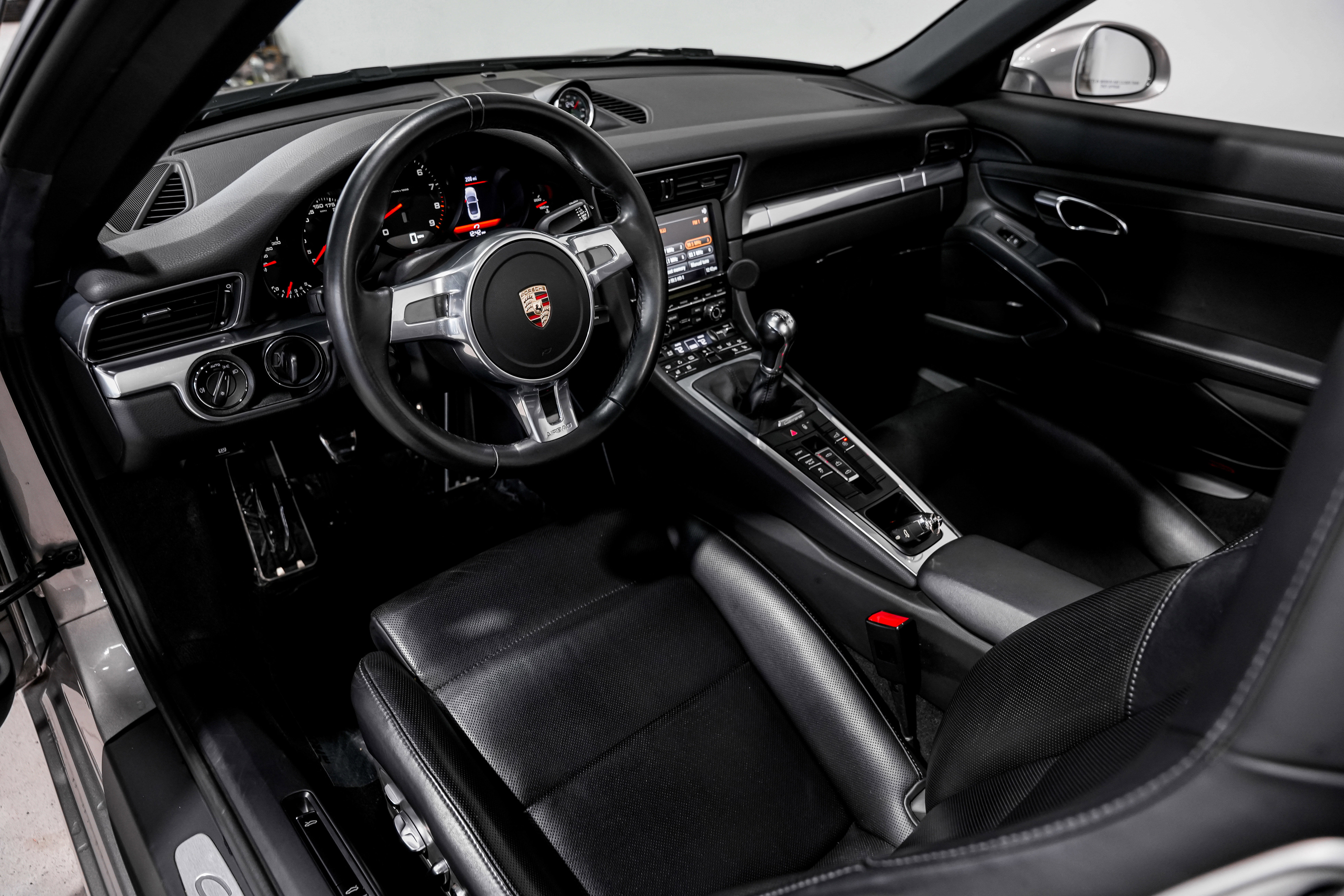 Used 2012 Porsche 911 Carrera image 9