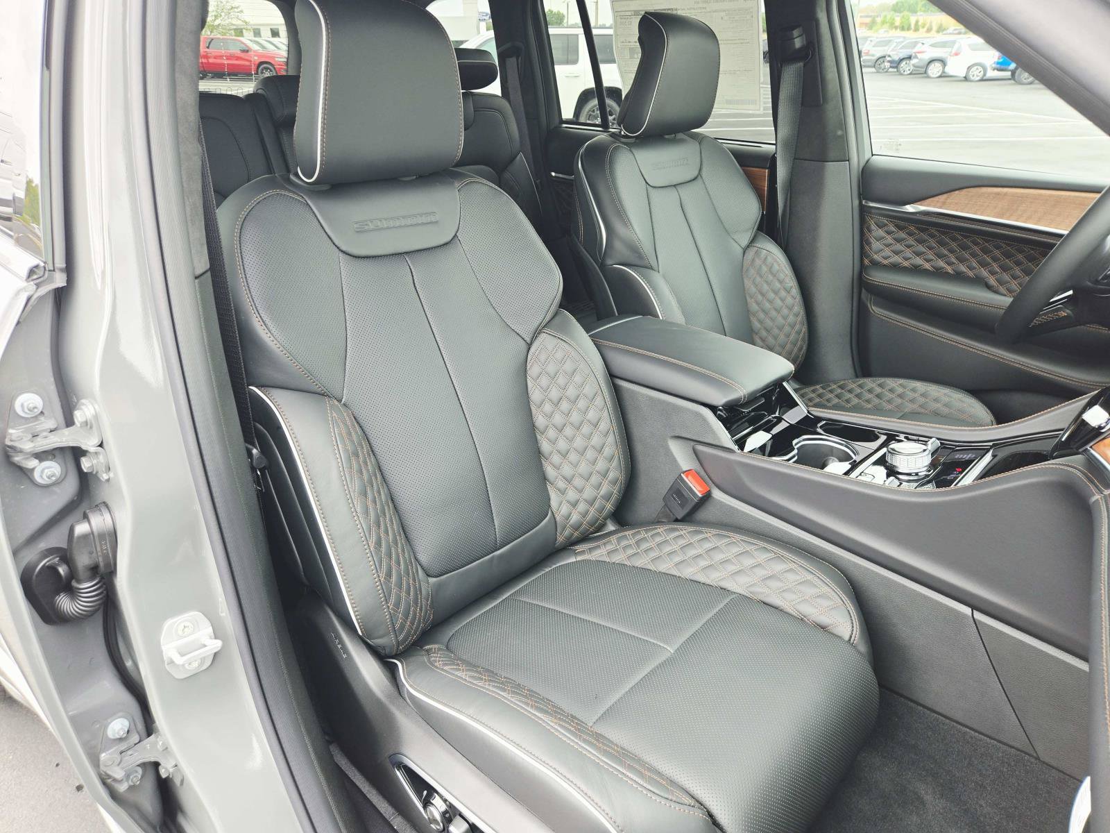 New 2027 Jeep Grand Cherokee Summit AWD/4WD image 17