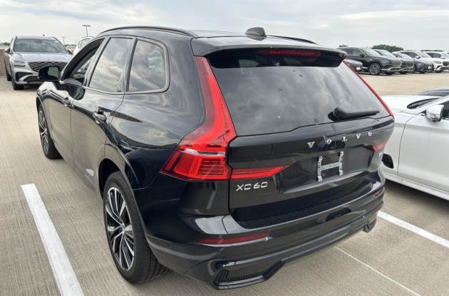 Used 2024 Volvo XC60 B5 Plus w/ Climate Package AWD/4WD image 4