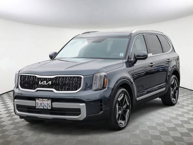 Certified 2024 Kia Telluride EX w/ EX Captain's Chair Package FWD image 5