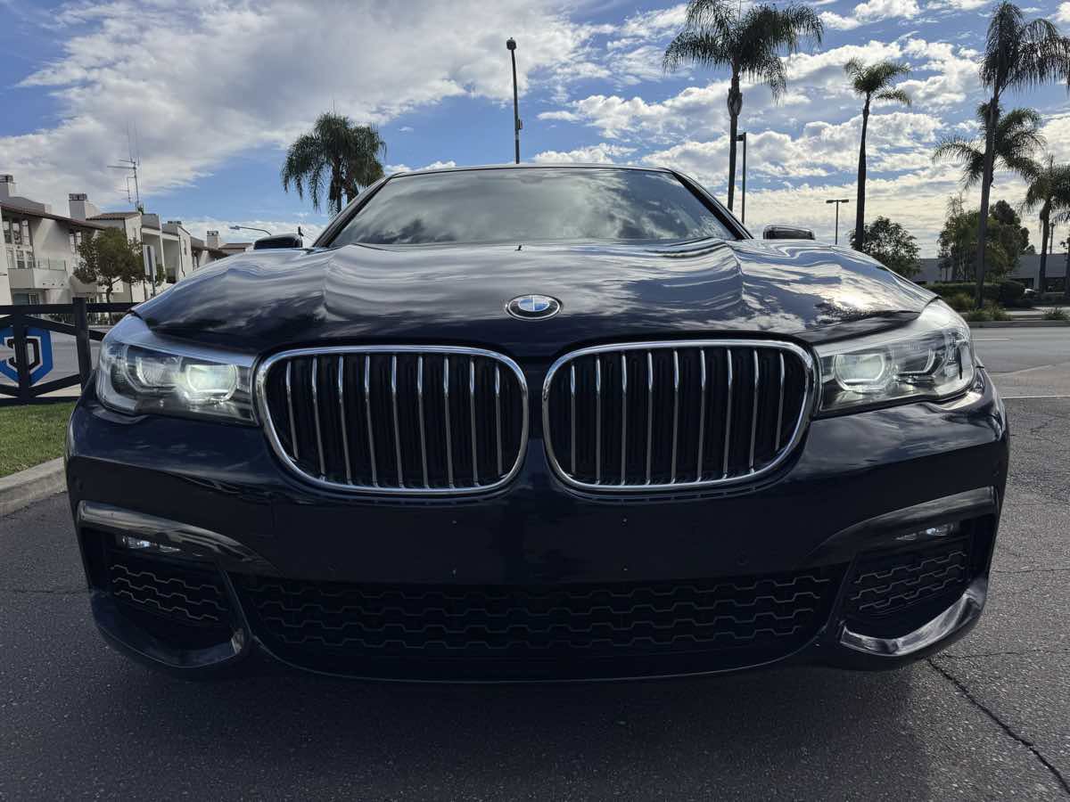 Used 2019 BMW 740i w/ Executive Package image 11