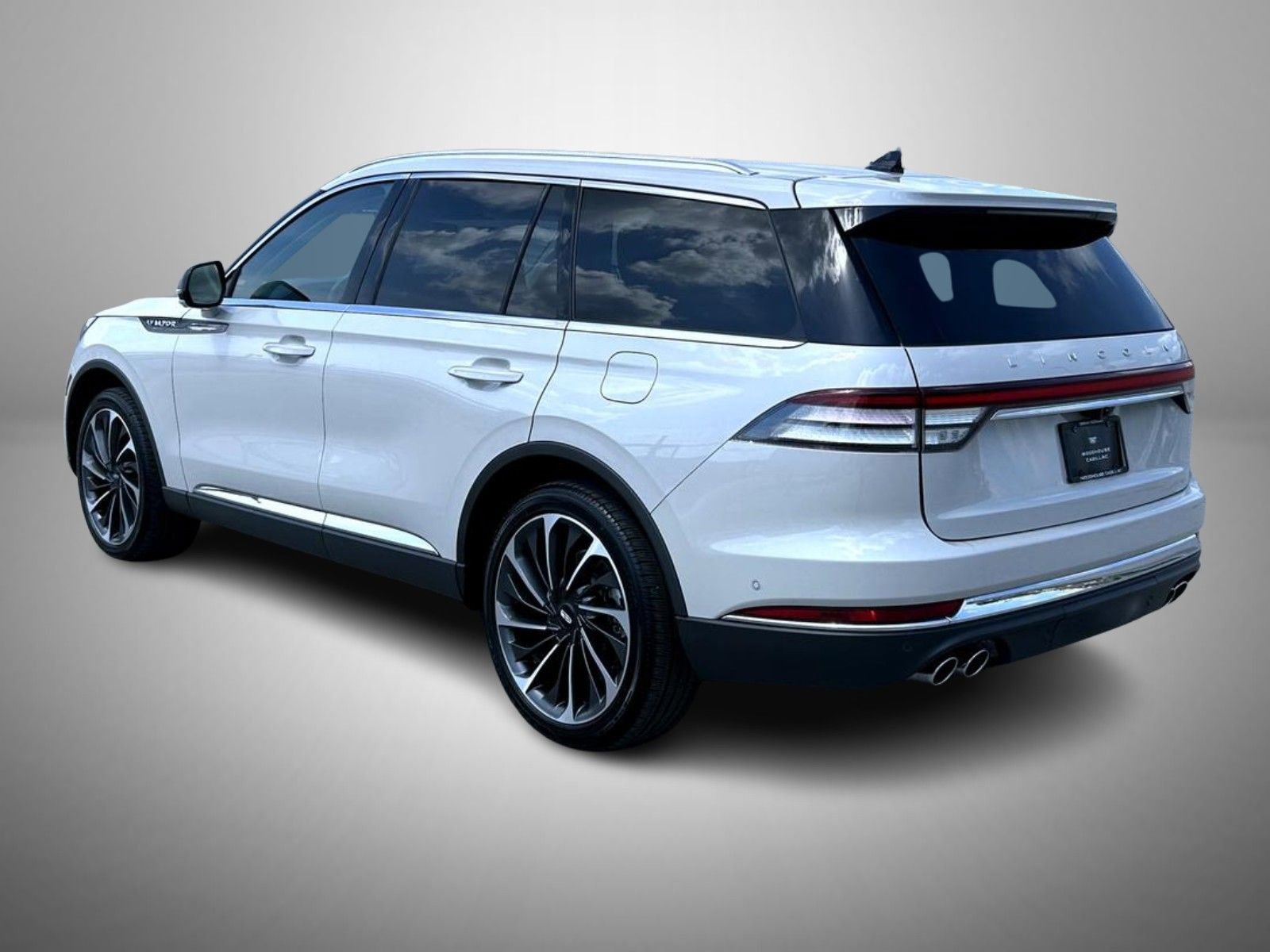 Used 2024 Lincoln Aviator Reserve w/ Equipment Group 201A AWD/4WD image 7