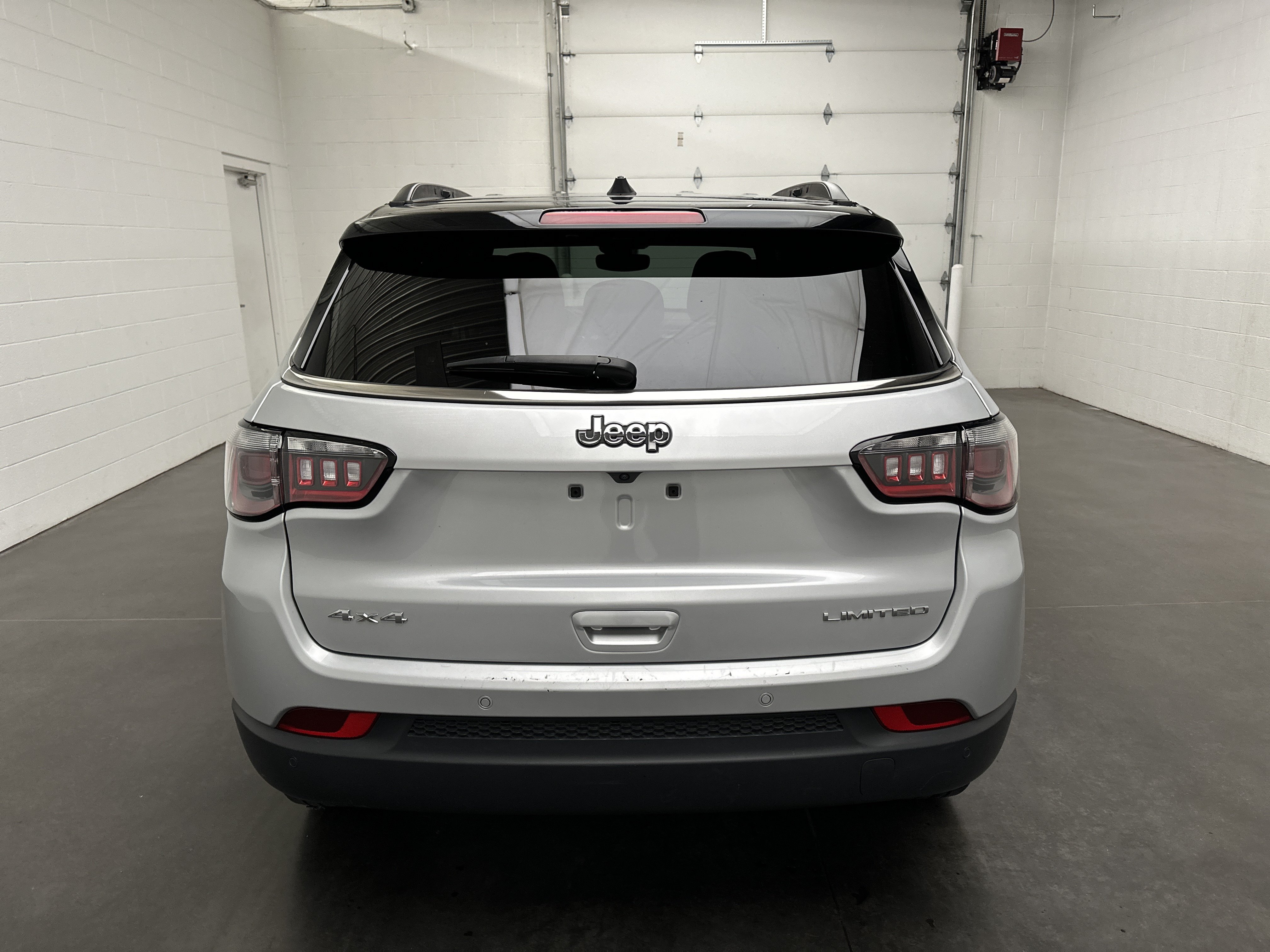 Used 2025 Jeep Compass Limited AWD/4WD image 6