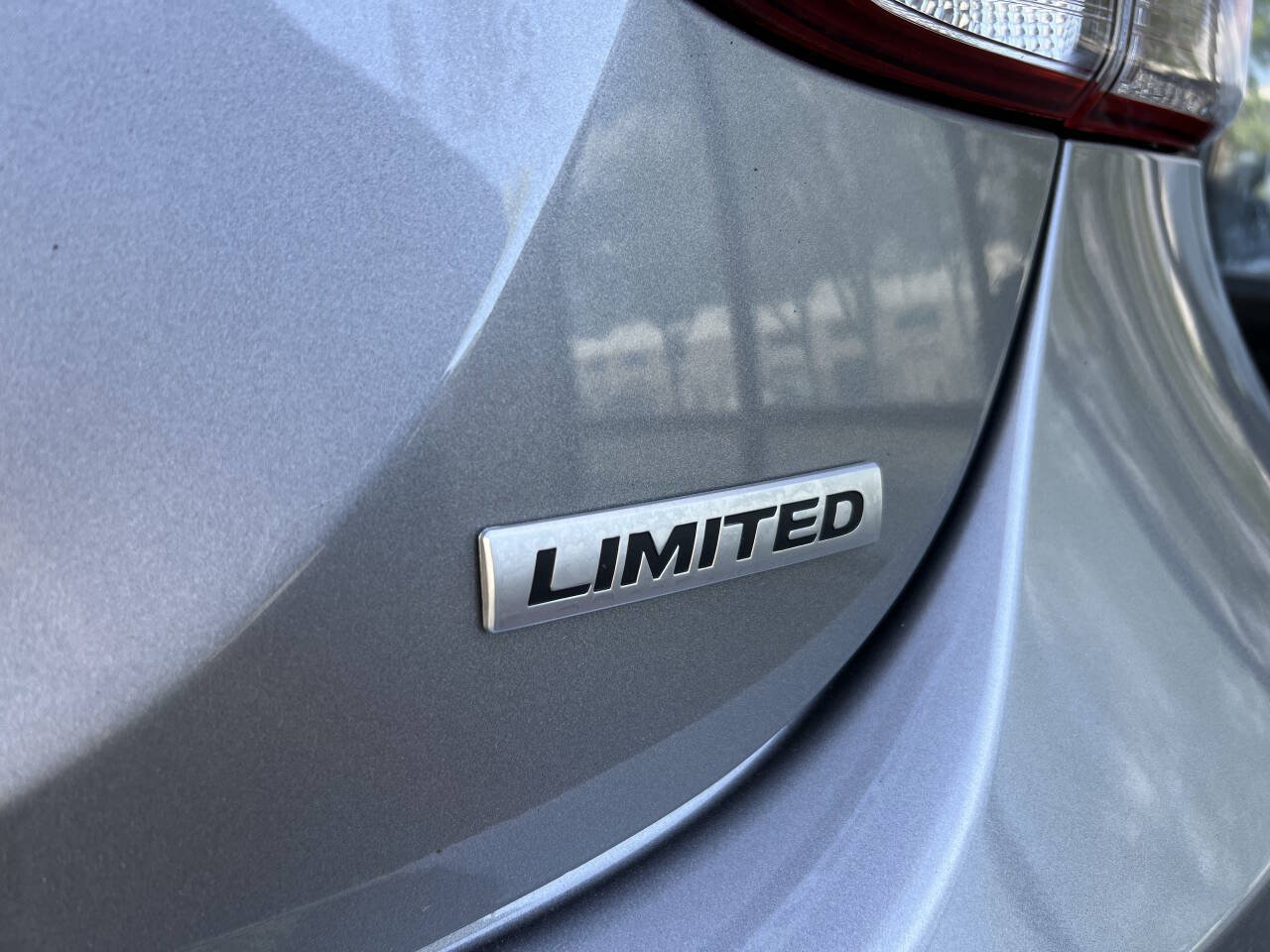 Used 2014 Hyundai Elantra Limited FWD image 6