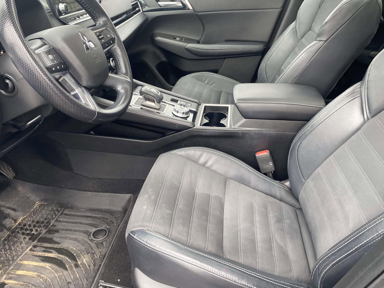 Used 2022 Mitsubishi Outlander SE image 13