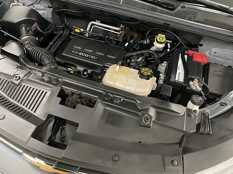 Used 2019 Chevrolet Trax LT w/ LT Convenience Package AWD/4WD image 16