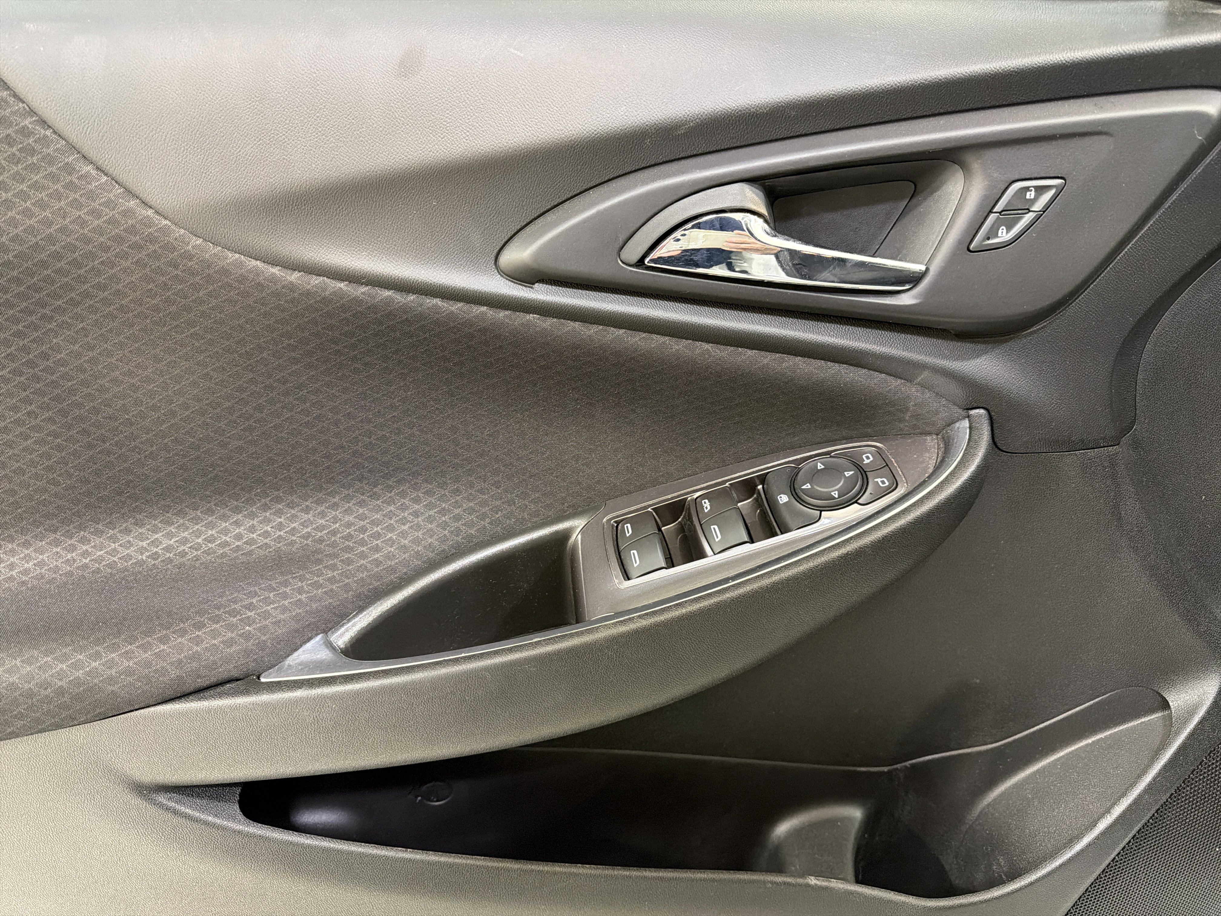 Used 2022 Chevrolet Malibu LT image 12